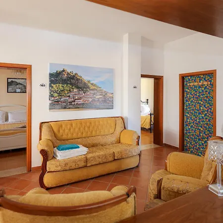 Casa La Pieve Bed and Breakfast Μπεράτ