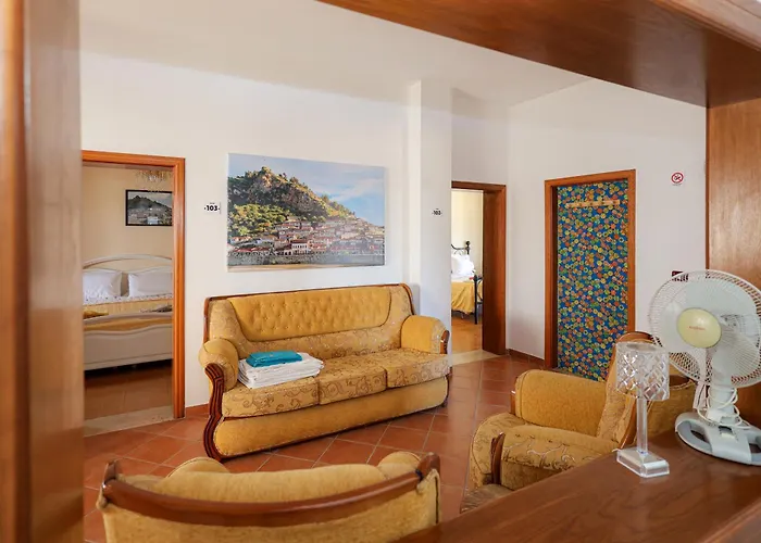 Casa La Pieve Oda ve Kahvaltı Berat